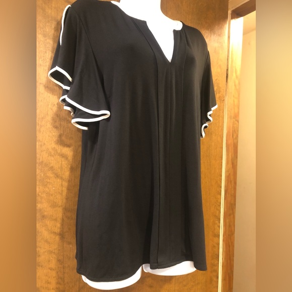 NWT! Women’s size Large Blouse. The Limited brand - Picture 5 of 9